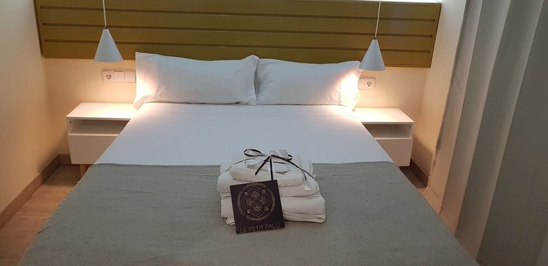 Hostal Le Petit Pal�