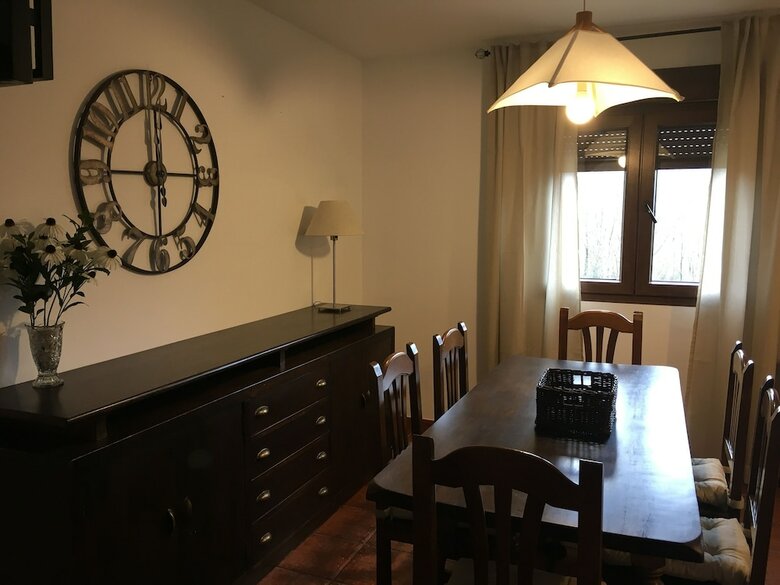 Apartamentos Alojamientos El Horno