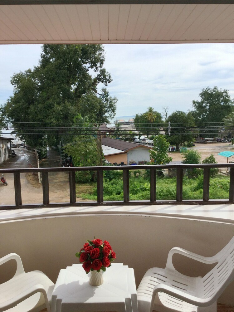 Thip Residence Boutique Hotel