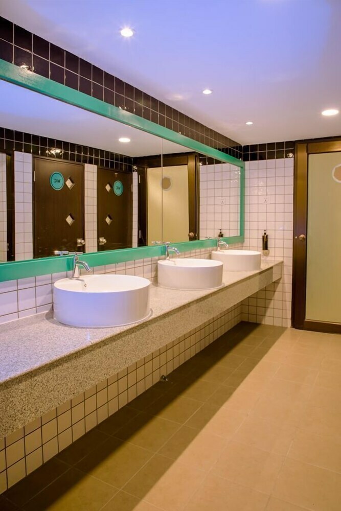 Sanctuary Hotel Yangon