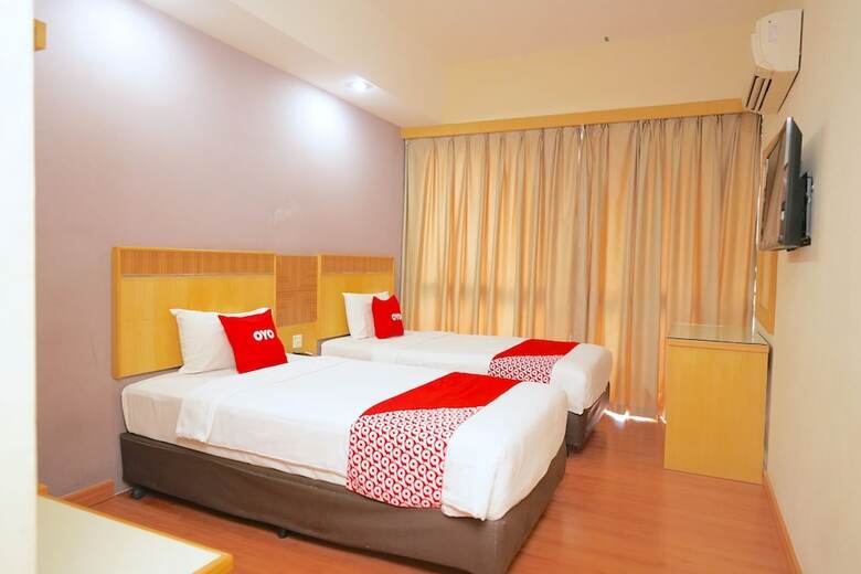 Hotel Oyo 89866 Houz Inn