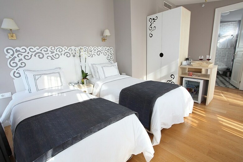Petros Hotel