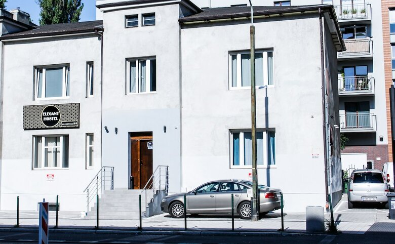 Hostal Elegant Hostel & Apartments