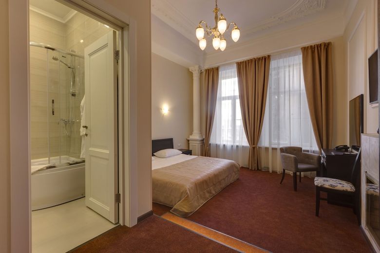 Hotel Solo On Liteyny