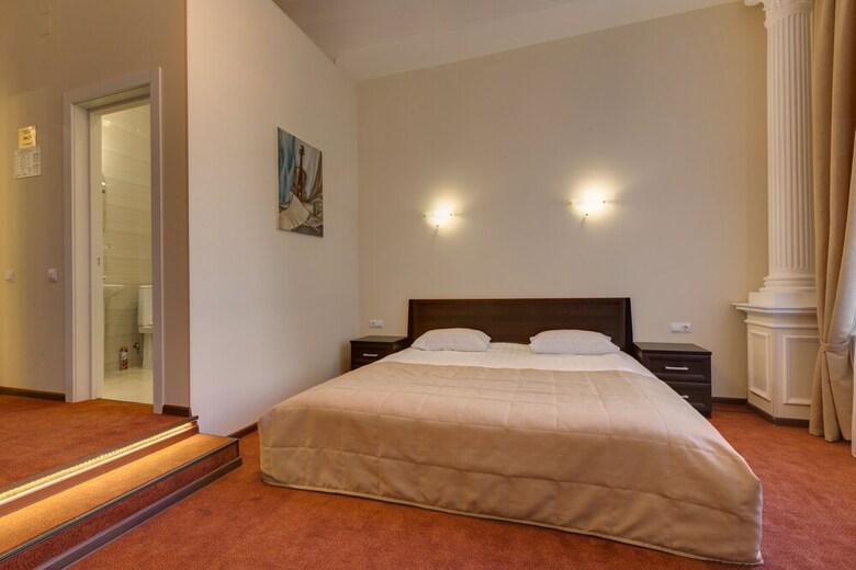 Hotel Solo On Liteyny
