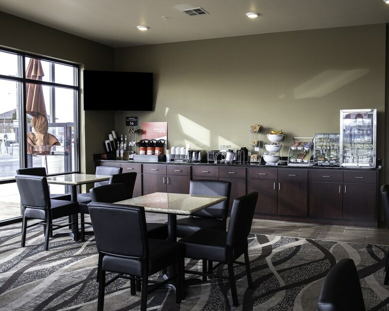 Cobblestone Hotel & Suites - Two Rivers
