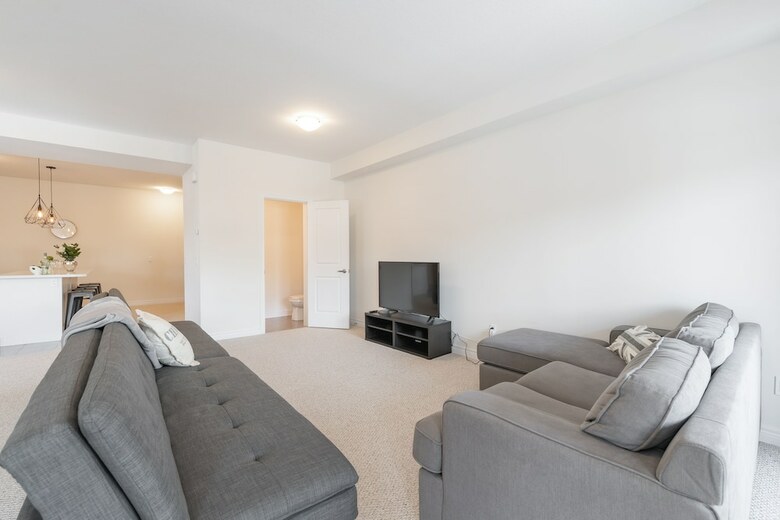 Lavish Brand New Four Bedroom Townhouse