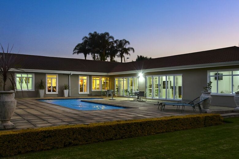 Bed & Breakfast 66 On Monzali