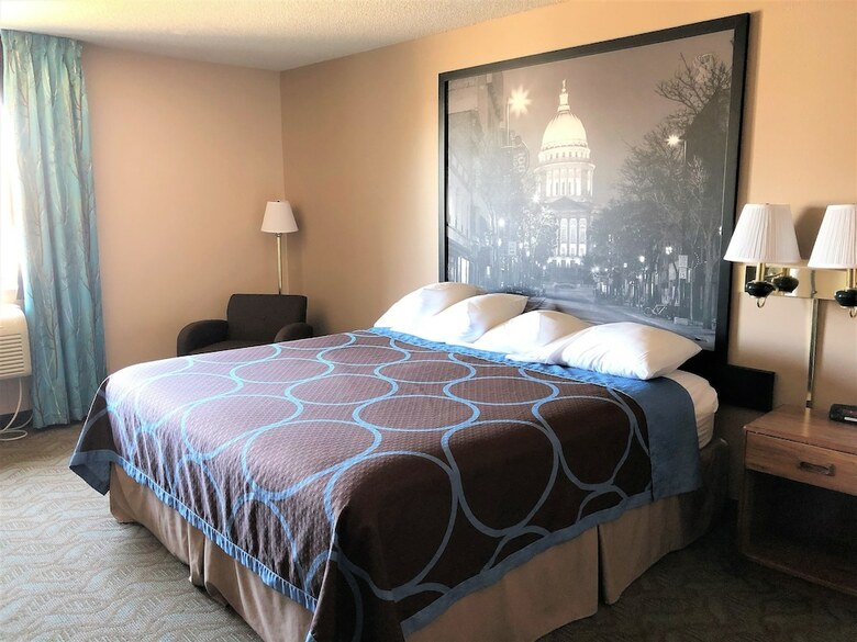 Hotel Super 8 By Wyndham Dodgeville