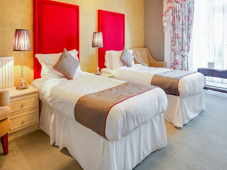 Oyo Lamphey Hall Hotel