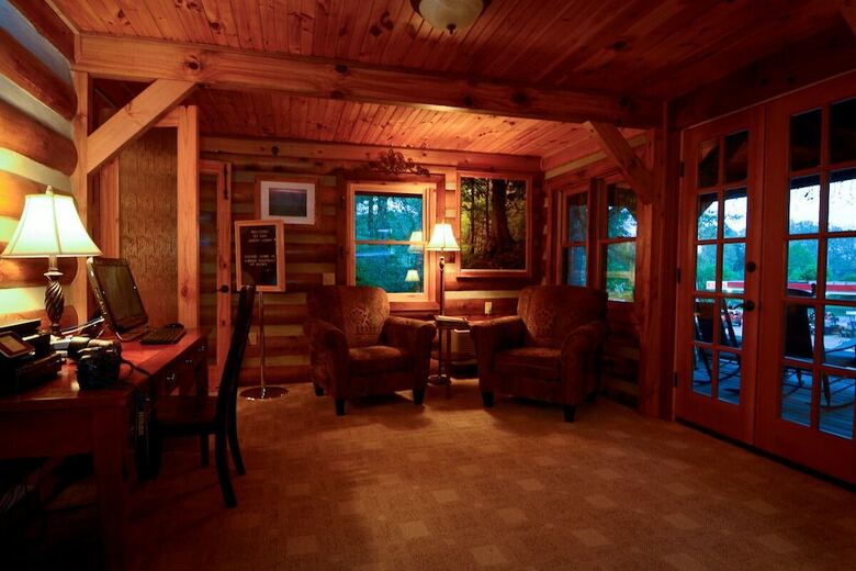 Motel Laurelwood Inn
