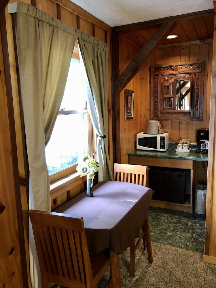 Motel Laurelwood Inn
