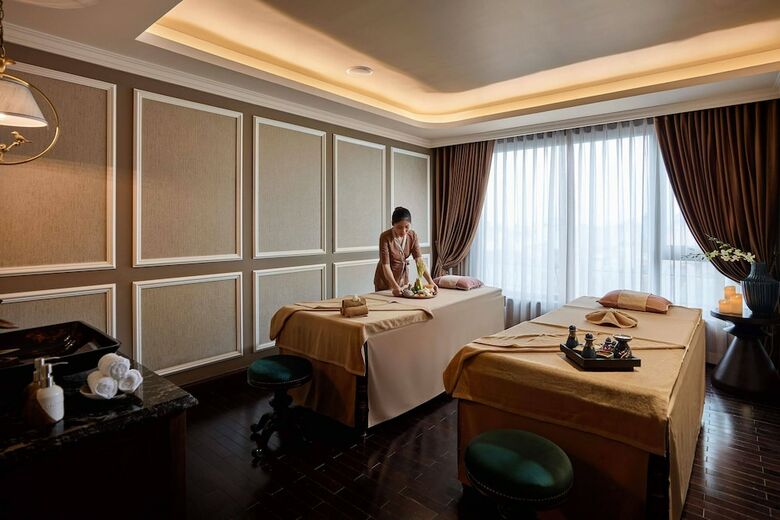 Peridot Grand Hotel & Spa By Aira