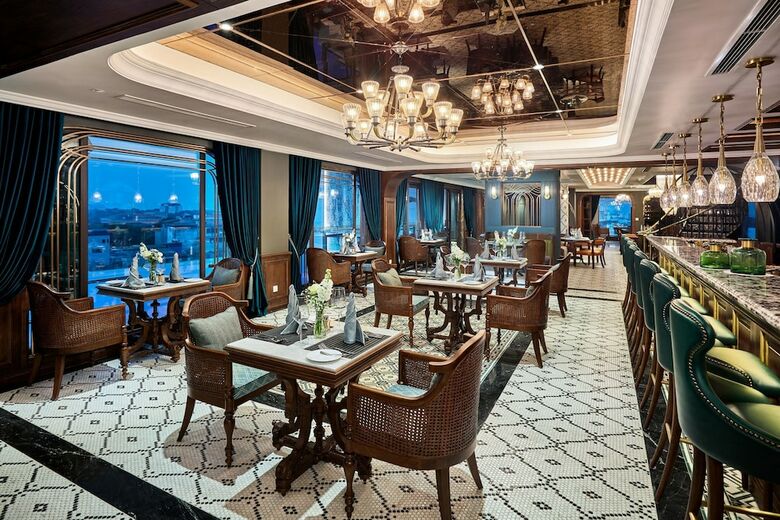 Peridot Grand Hotel & Spa By Aira