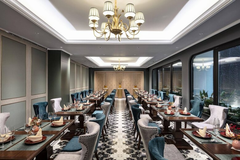 Peridot Grand Hotel & Spa By Aira