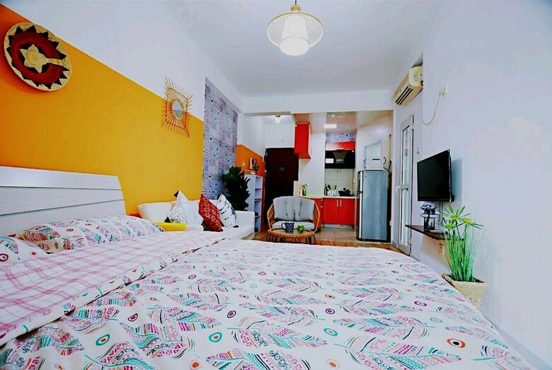 Apartamentos Avatar Color Large Queen Bed High Rise View Studio