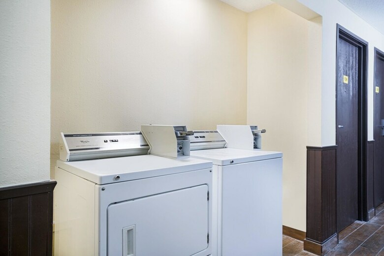 Motel Super 8 By Wyndham Marshall Mn