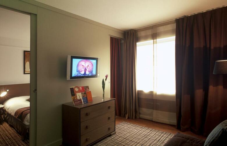 Hotel Residence Mercure Paris La Defense Grande Arche