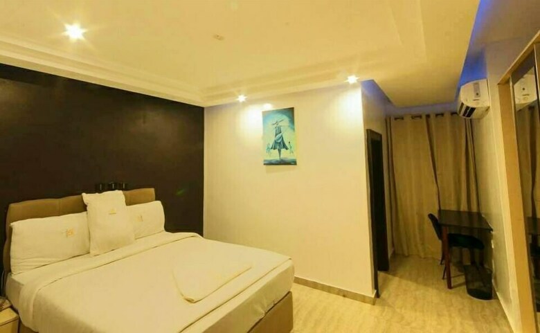 The Point Rayfield  Hotel