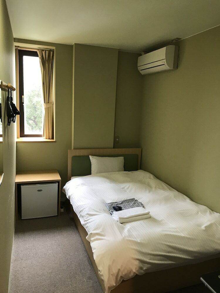 Station Hotel 25