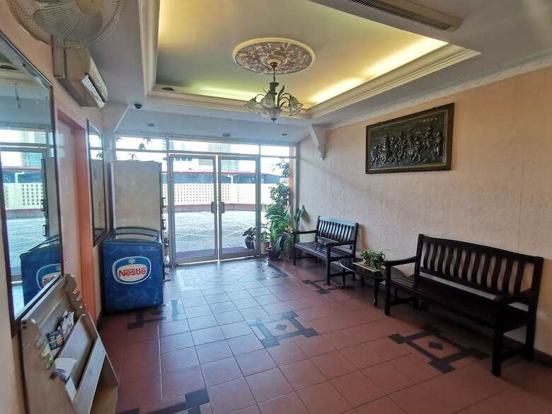 Oyo 89864 Hotel Holiday Park