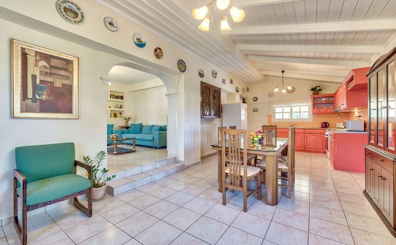 Ina Apartment