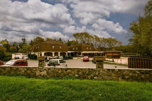 Hostal Penzion Almada