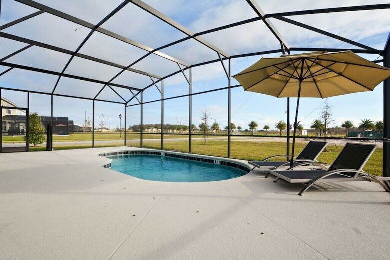 Stunning Vacation Home So3890