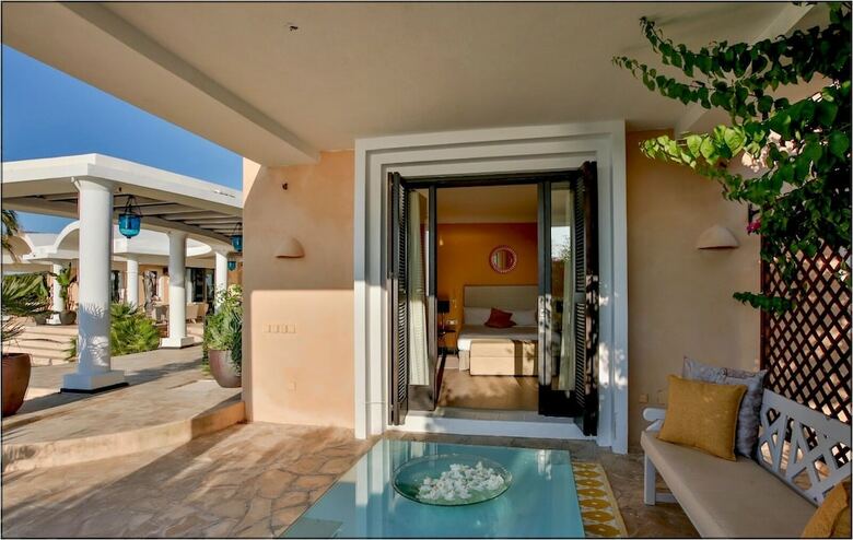 Villa Iridia By The Pearls Collection