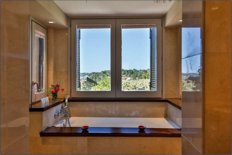 Villa Iridia By The Pearls Collection