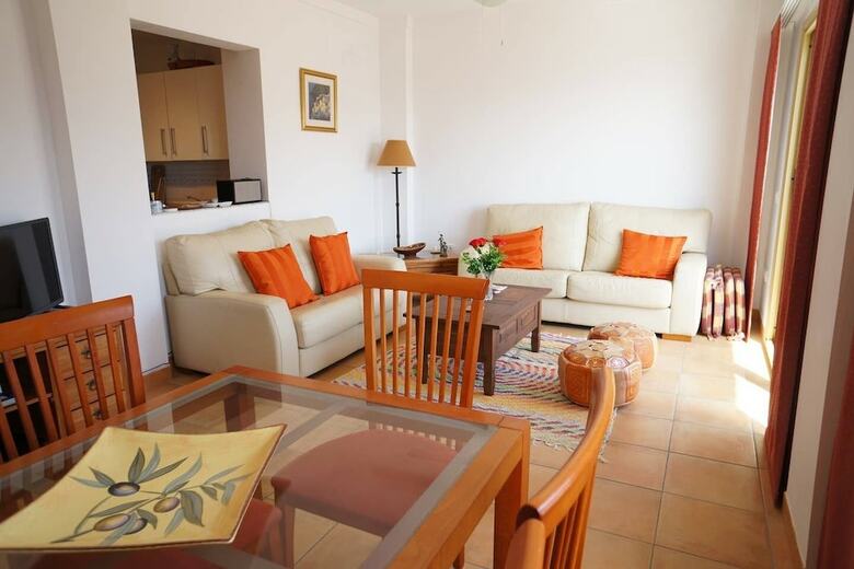 Apartamento La Alcazaba - 3 Bed Apt With Communal Pool