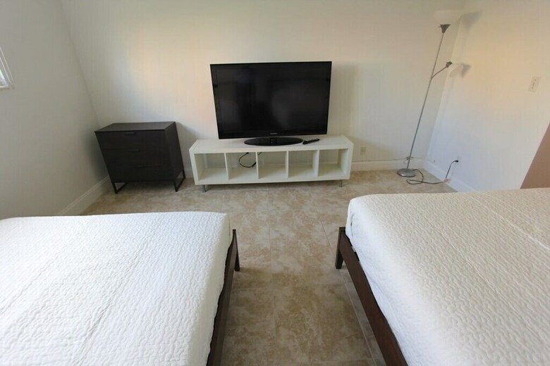 1 Bedroom Park View Apartment Or419