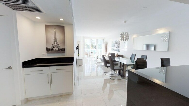 Premium 2 Bedroom +den Apartment Or-202