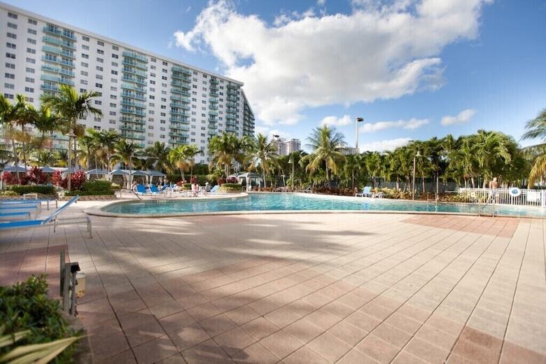 1 Bedroom Bay View Or814