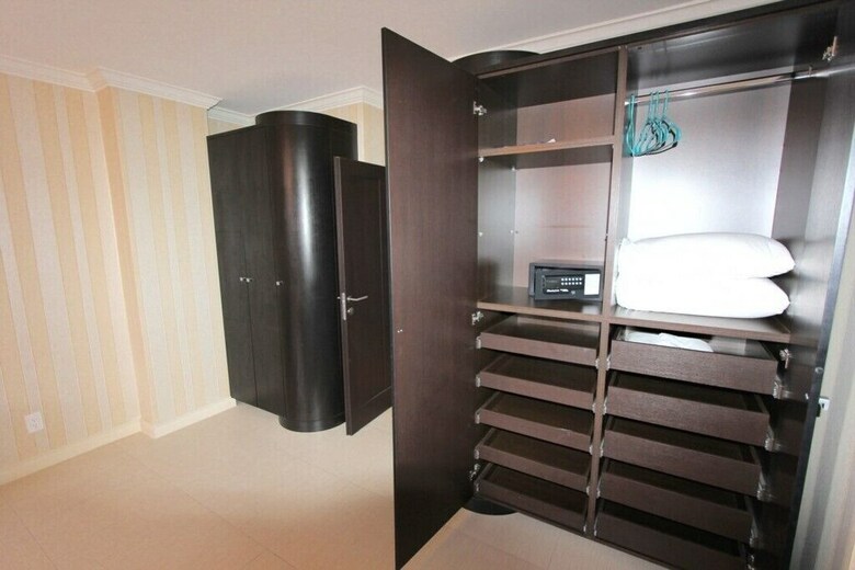 1 Bedroom Bay View Or814
