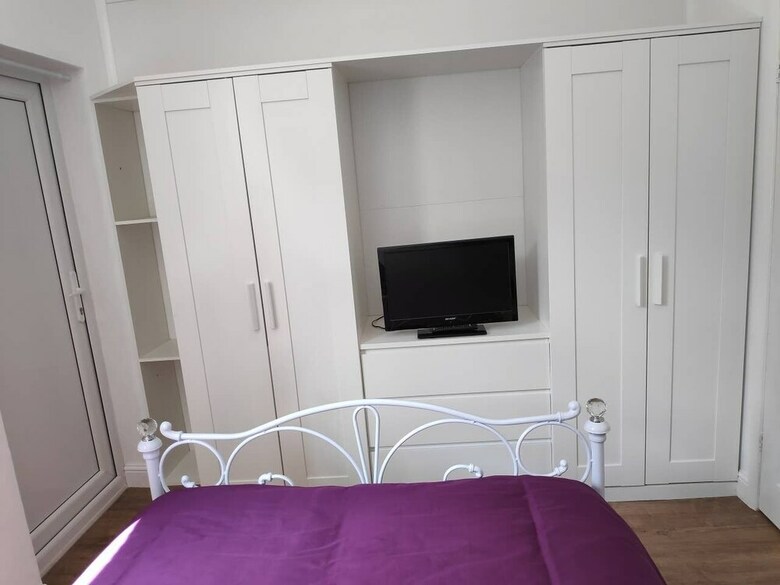 Dbl Bed Wifi Ensuite Netflix Bham