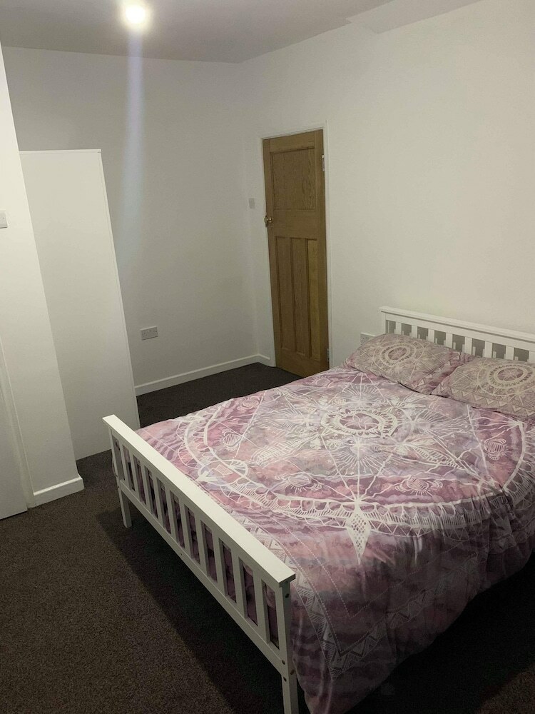 Dbl Bed Wifi Ensuite Netflix Bham