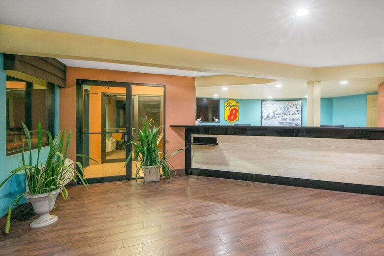 Motel Super 8 By Wyndham Tulsa