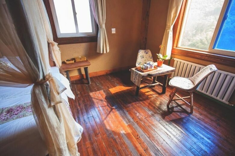 Bed & Breakfast Guyue Caotang Inn