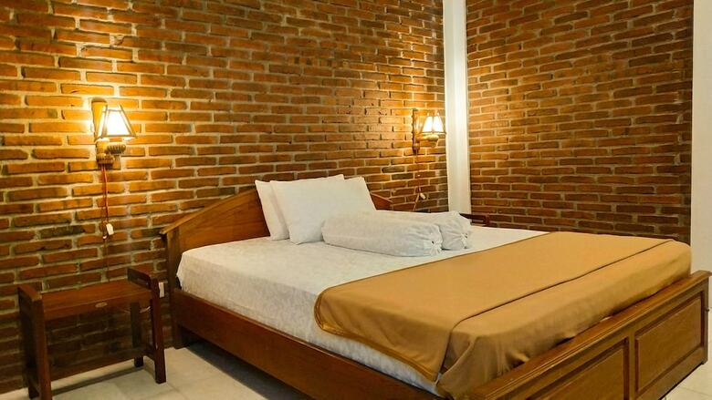 Hostal Genthong Homestay - Hostel