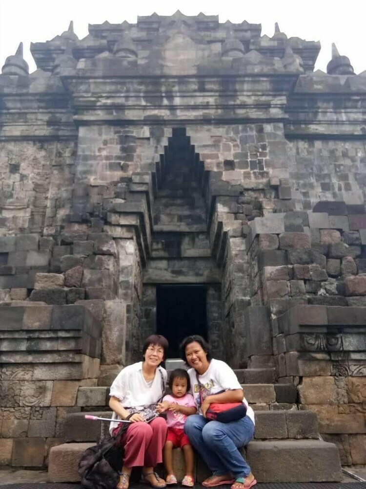 Hostal Genthong Homestay - Hostel