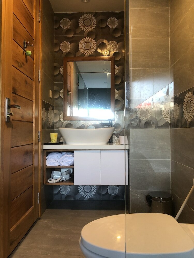 Oyo 859 Home Hotel And Apartment