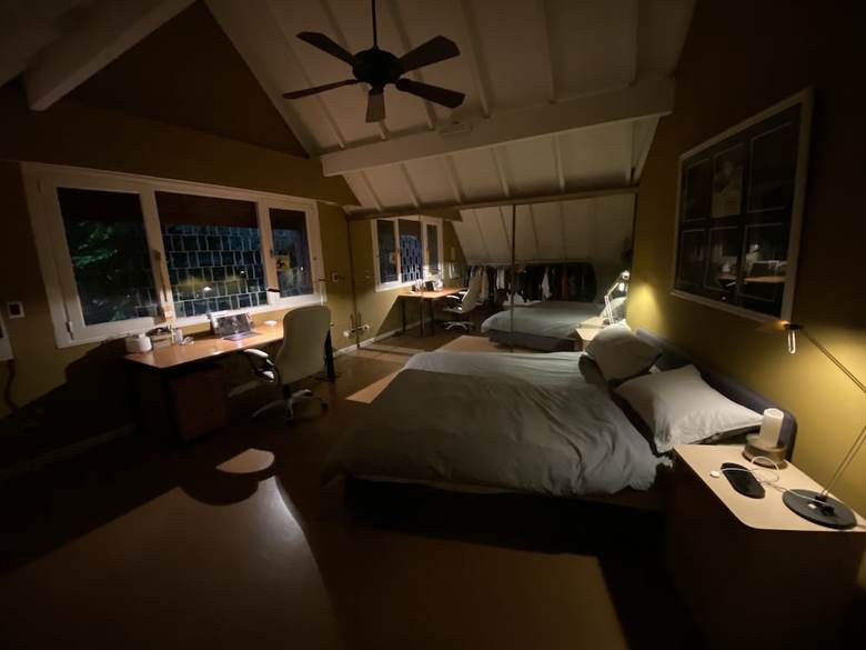 Hotel Deaf Twins Bed Breakfast