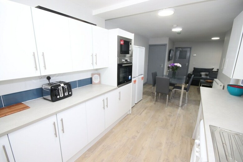 Residencia Stunning 6 Bed House