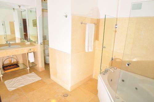 Carlton Luxury Apartments