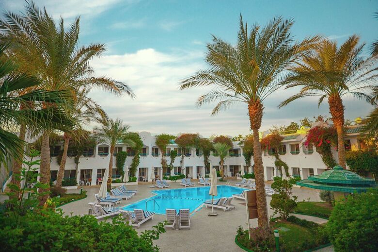Falcon Hills Hotel