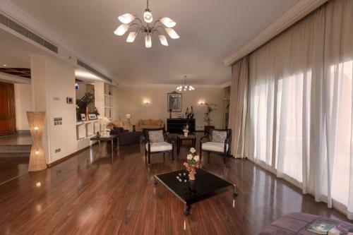 Royal Savoy Hotel And Villas
