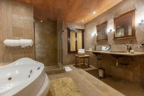 Royal Savoy Hotel And Villas