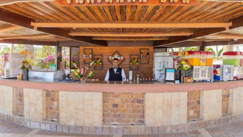 Club Reef Hotel Village