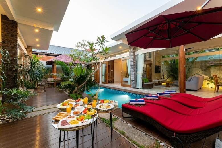 Maneh Villa